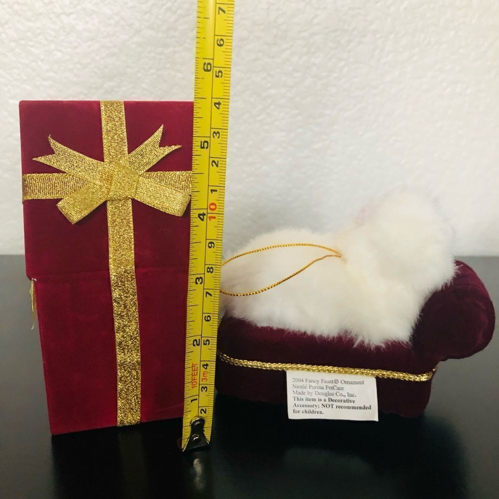Fancy Feast Collectible Cat Christmas Ornaments - Picture 2 of 3